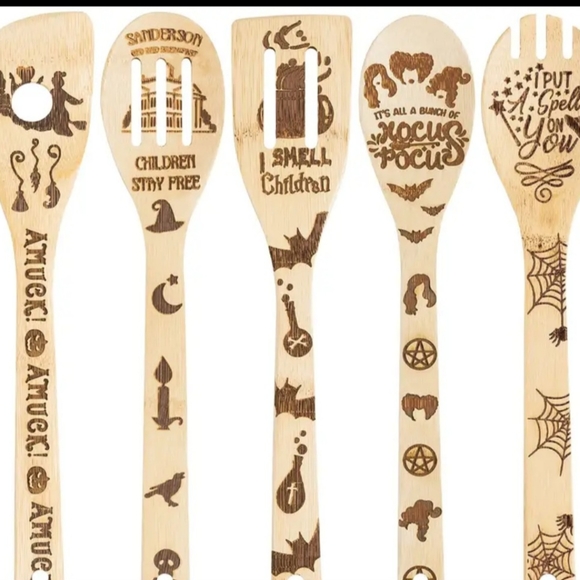 New in Bag Wooden Utensil Spoon Sets Hocus Pocus Witches Movie Halloween - Picture 1 of 2
